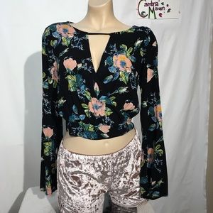 Xhilaration floral long sleeve crop top